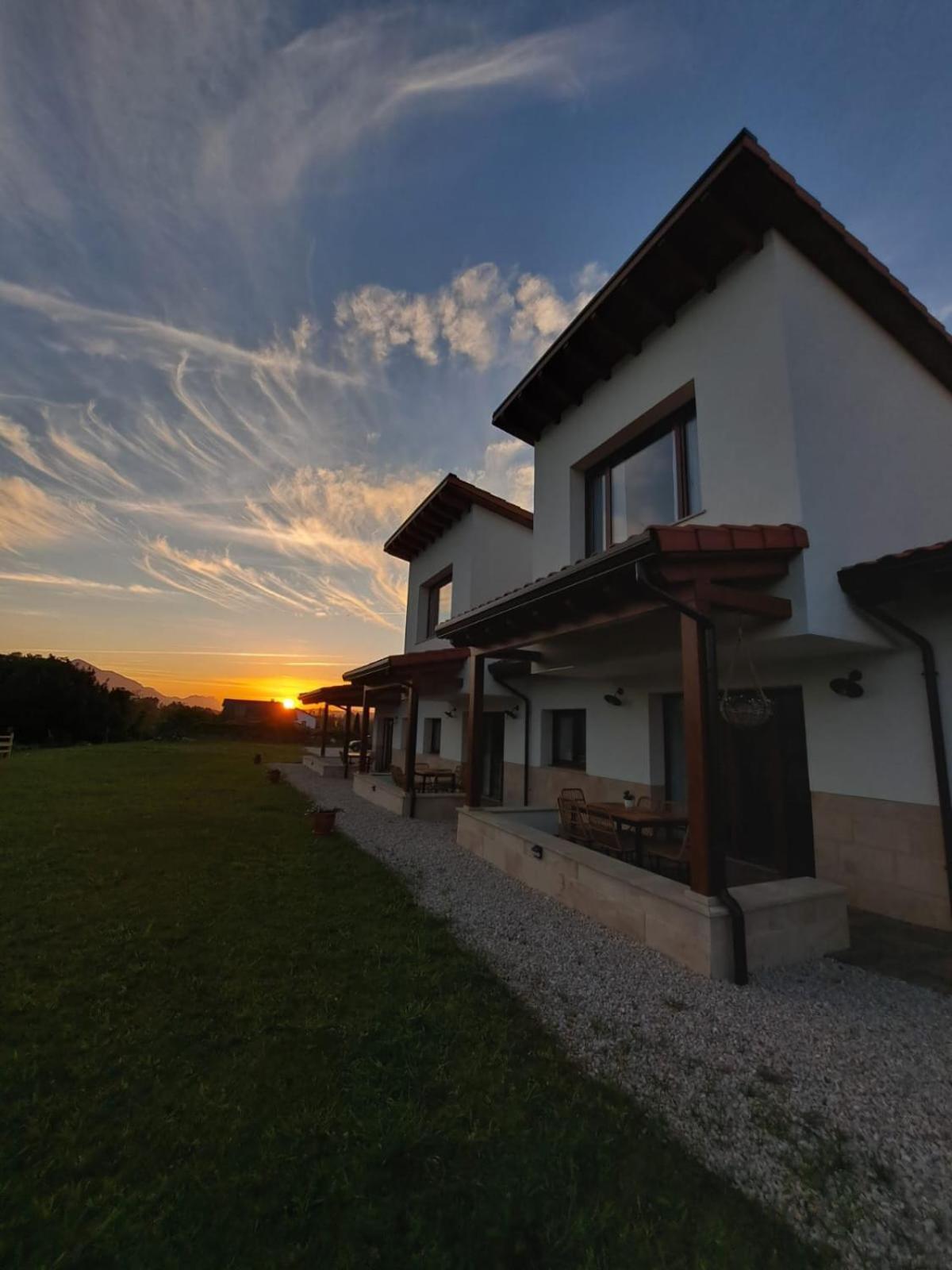 Terradeva Apartamentos Colombres Esterno foto