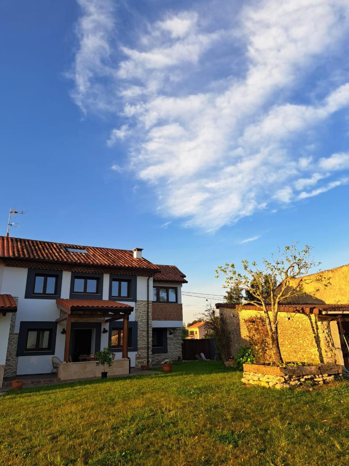 Terradeva Apartamentos Colombres Esterno foto